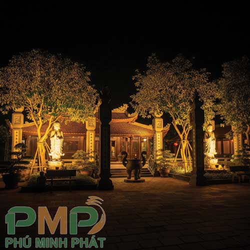 Lắp đặt đèn năng lượng mặt trời cho nhà Chùa Lắp đặt đèn năng lượng mặt trời cho nhà Chùa